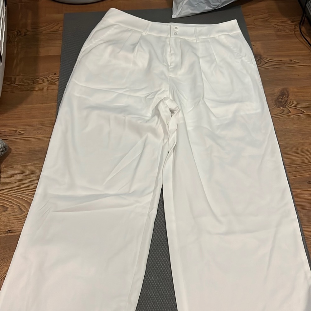 White Shein dress pants, 0XL, never worn